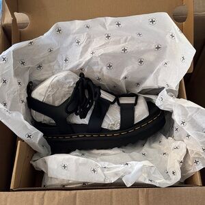 Dr. Martens NEVER WORN Nartilla gladiator sandal size 7